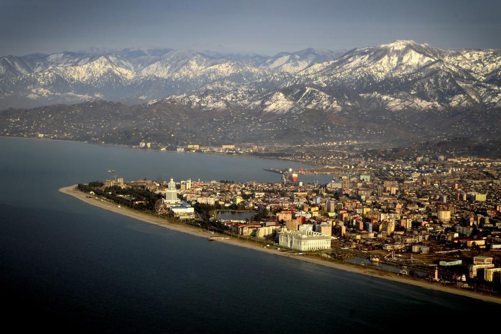 Nellie'S Apartment Batumi Luaran gambar