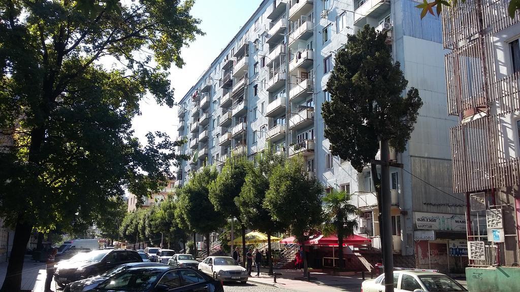 Nellie'S Apartment Batumi Luaran gambar